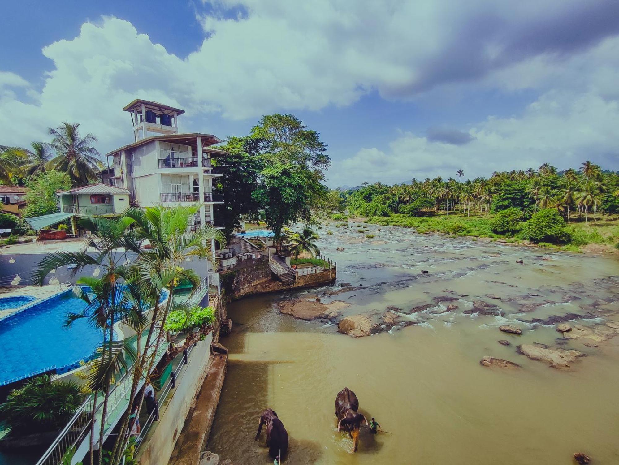 Hotel Elephant Park Grand Royal Pinnalanda Pinnawala  Bagian luar foto