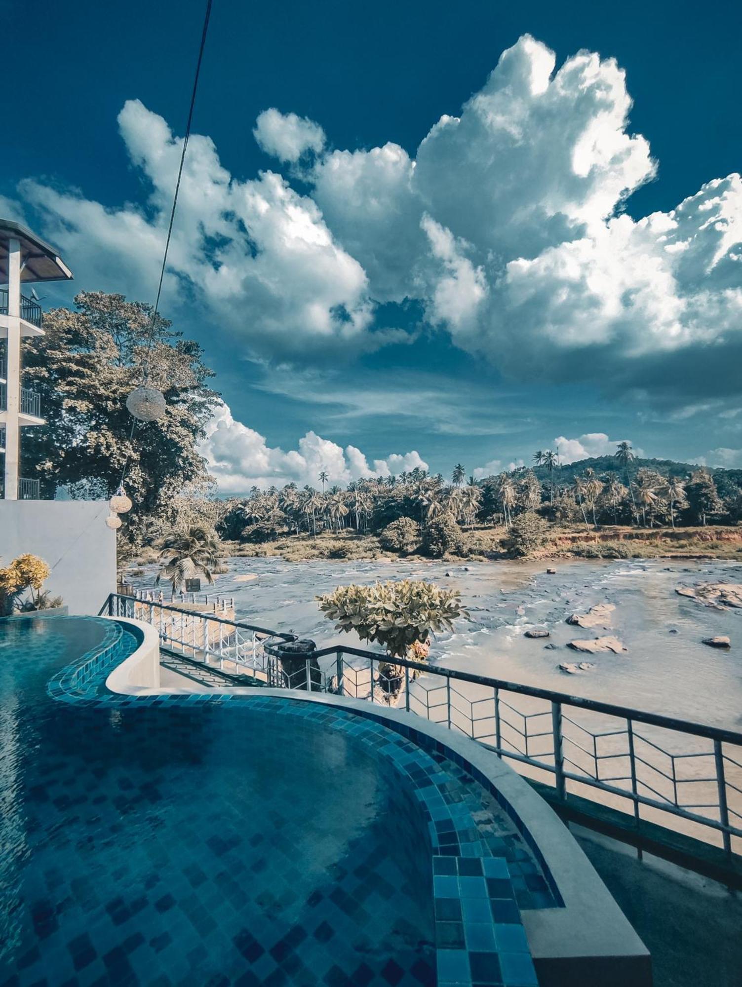 Hotel Elephant Park Grand Royal Pinnalanda Pinnawala  Bagian luar foto