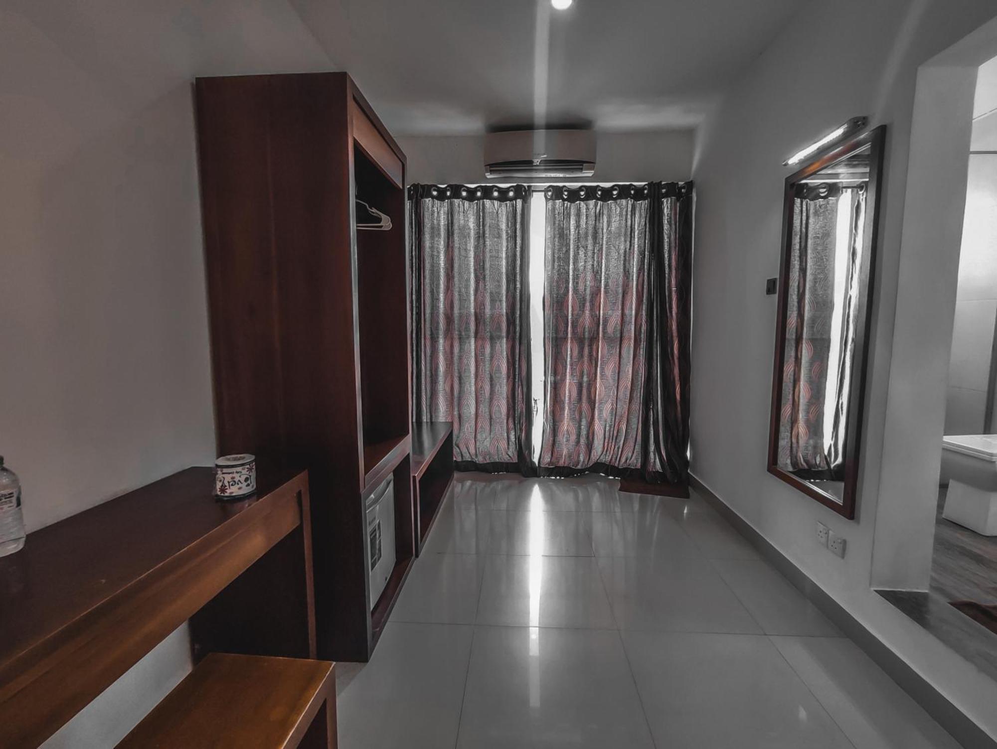 Hotel Elephant Park Grand Royal Pinnalanda Pinnawala  Bagian luar foto